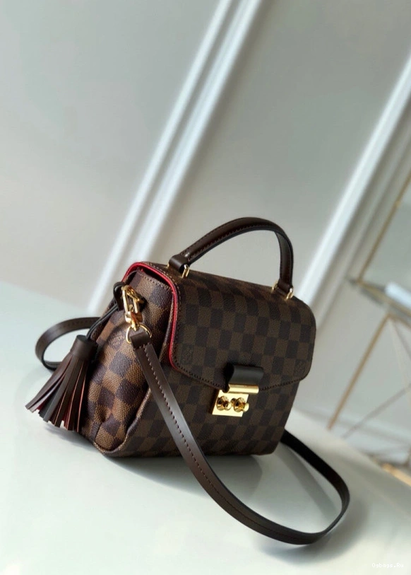 Vuitton CROISETTE Louis 0524